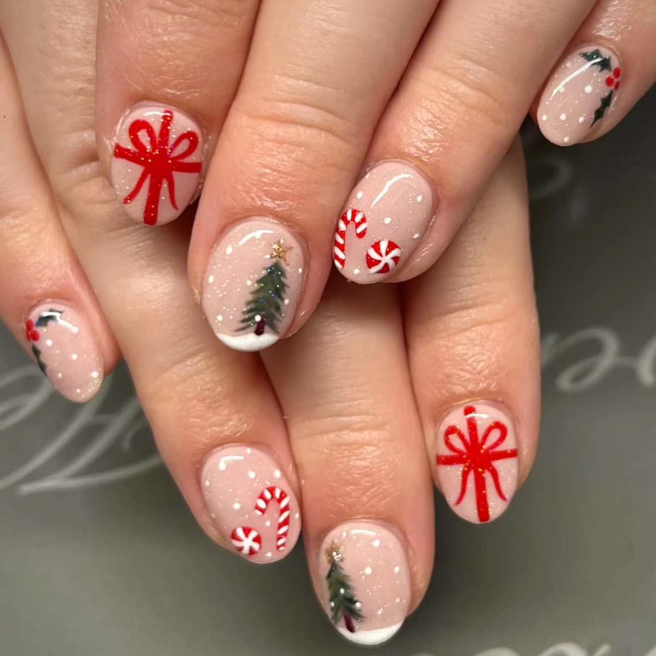 Christmas Tree Artificial - Короткие круглые накладные ногти с рождественским