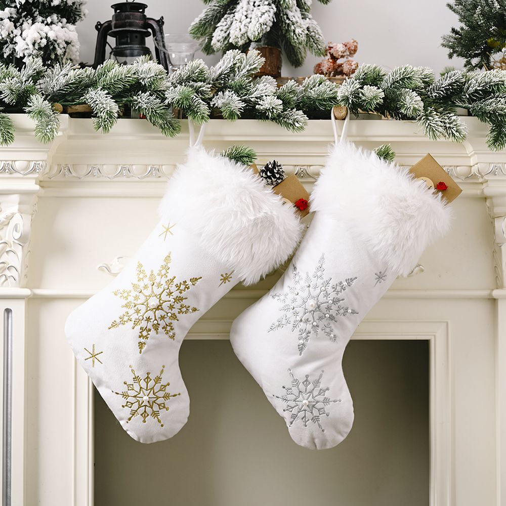 Бархатный рождественский чулок – обзор и цена Christmas Stocking Hanging