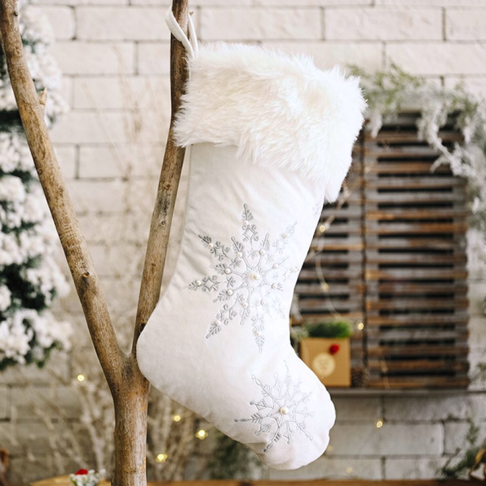 Бархатный рождественский чулок – обзор и цена Christmas Stocking Hanging